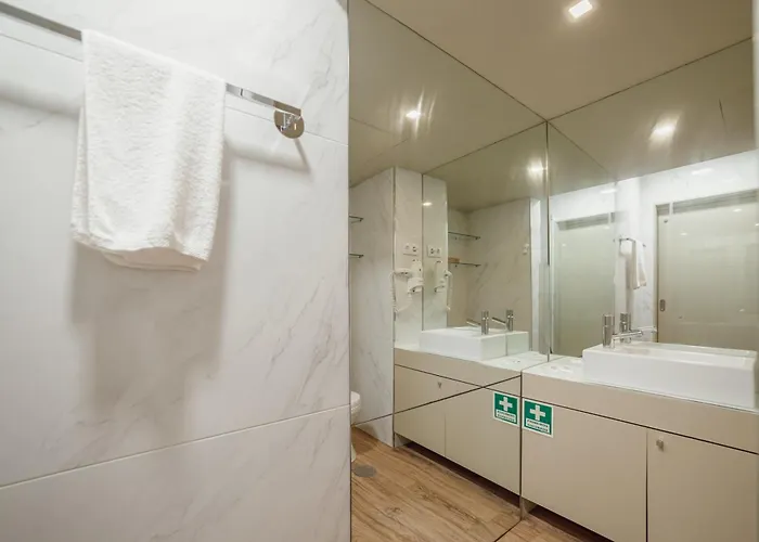 Flores Deluxe By Hosty Apartament